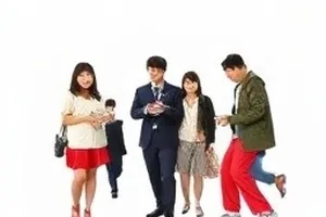 纸上风暴封面：摊开的旧名单与铅笔批注